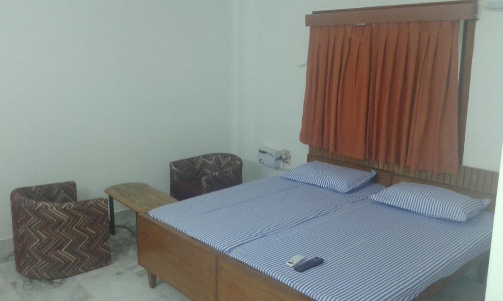 Royal Club Hotell Chennai Exteriör bild