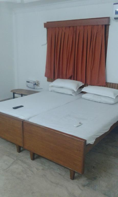 Royal Club Hotell Chennai Exteriör bild